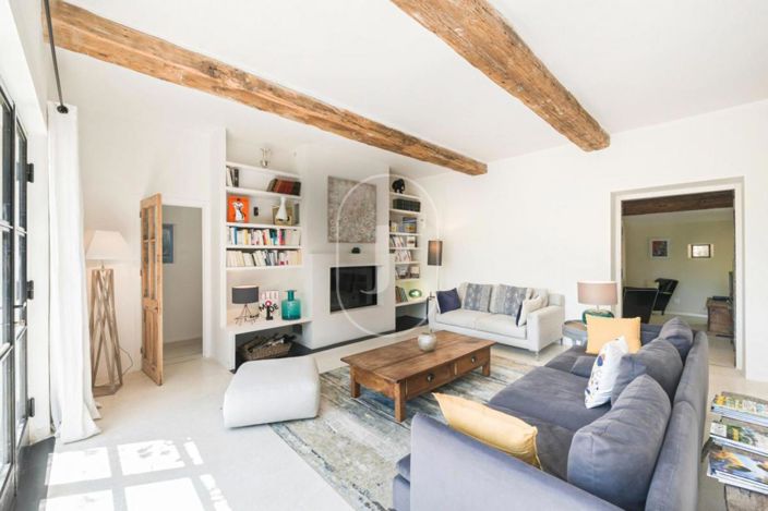 Image No.6-5 Bed House for sale