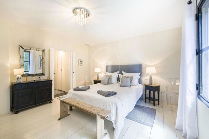 Image No.8-5 Bed House for sale