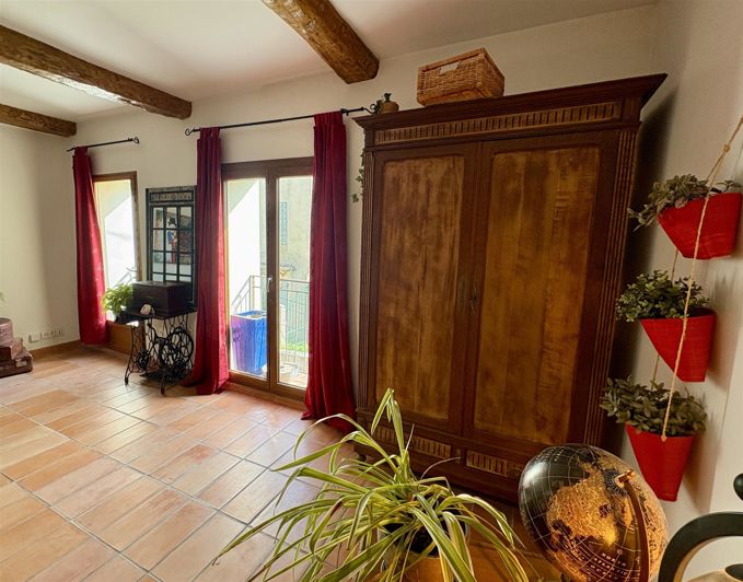 Image No.5-1 Bed House for sale