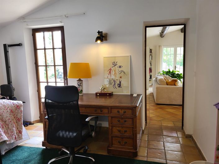 Image No.6-4 Bed House for sale