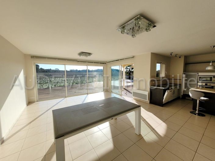 Image No.8-4 Bed House for sale