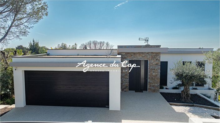 Image No.12-5 Bed Property for sale