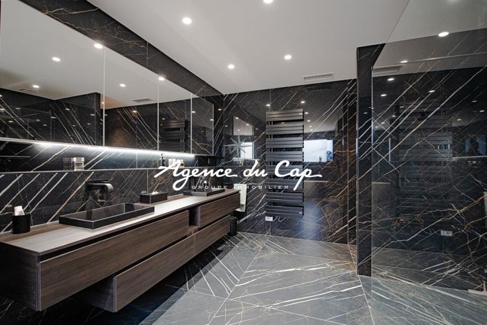 Image No.13-5 Bed Property for sale