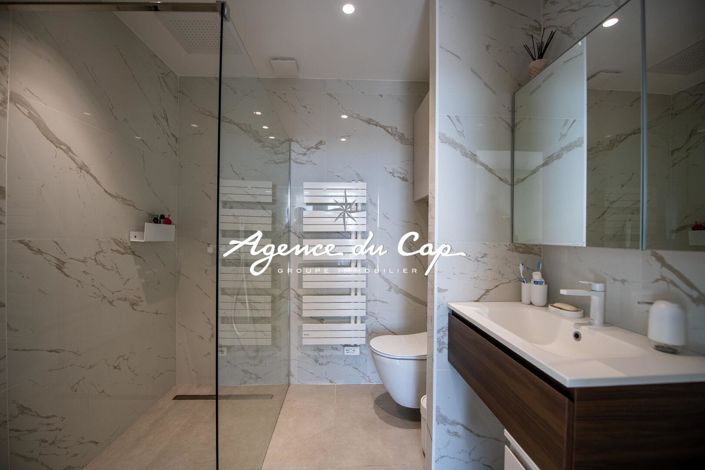 Image No.14-5 Bed Property for sale