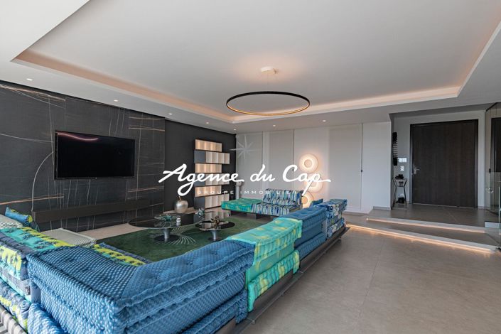 Image No.6-5 Bed Property for sale