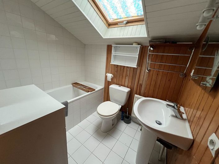 Image No.10-3 Bed House for sale