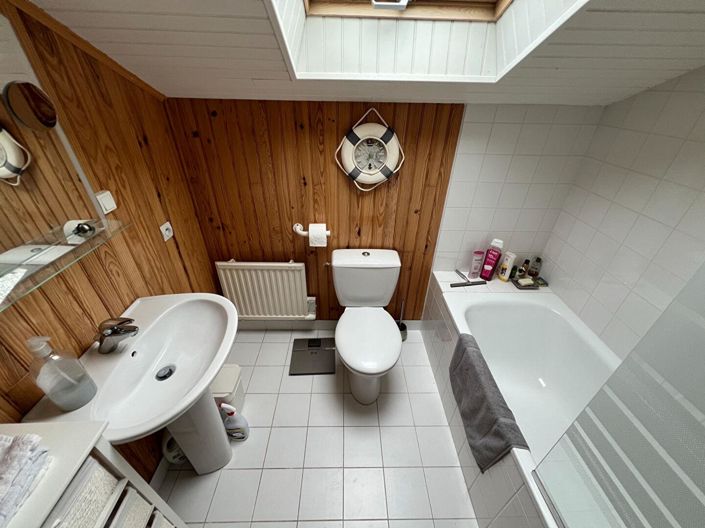 Image No.8-3 Bed House for sale