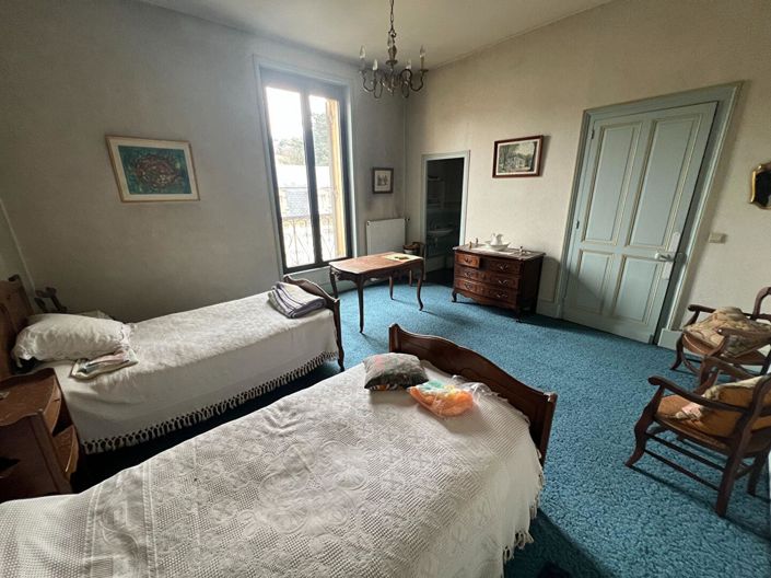 Image No.18-5 Bed House for sale