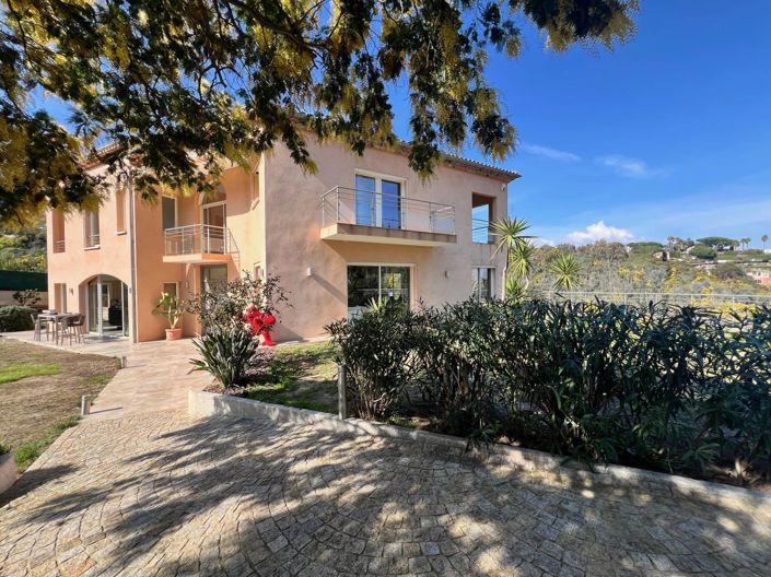Image No.1-5 Bed House for sale