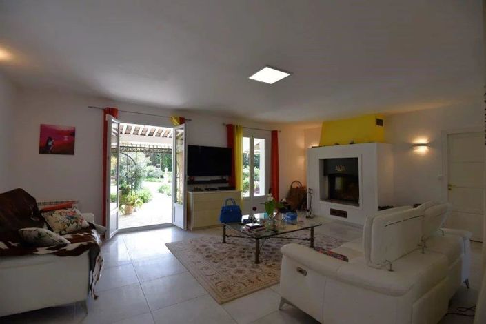 Image No.3-3 Bed House for sale