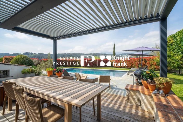 Image No.1-7 Bed House for sale