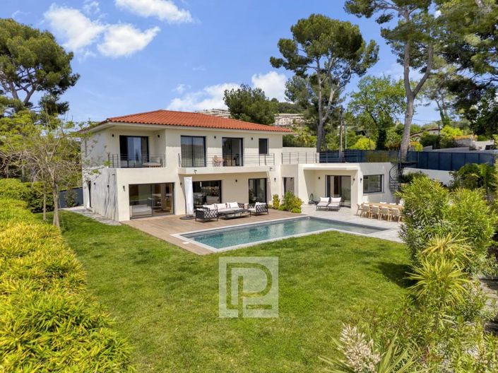 Image No.1-4 Bed House for sale