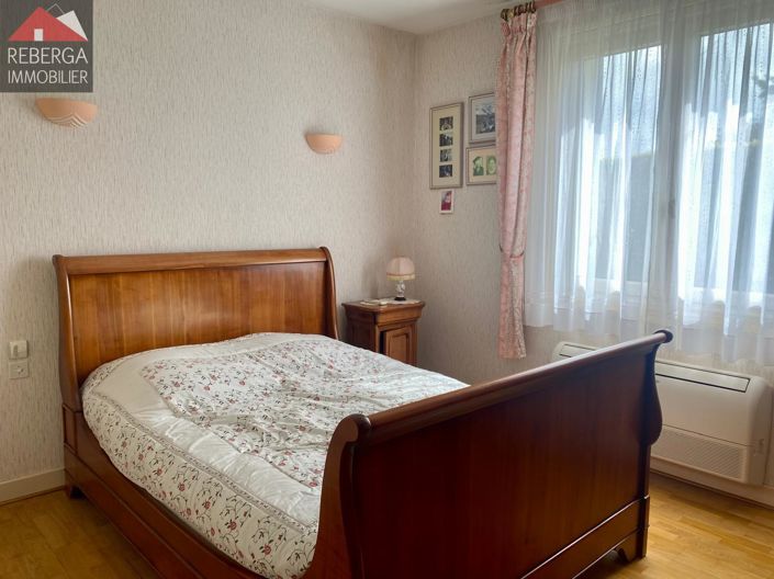 Image No.11-2 Bed House for sale