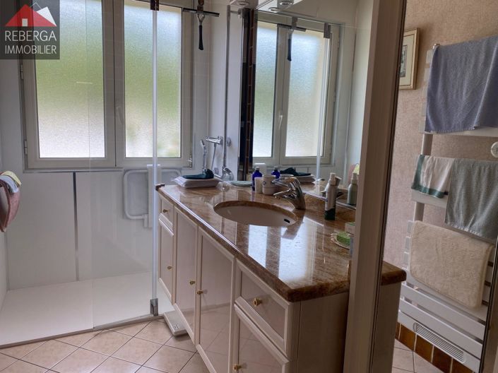 Image No.11-2 Bed House for sale