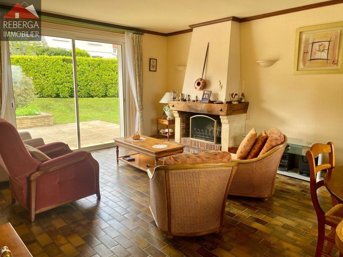 Image No.5-2 Bed House for sale