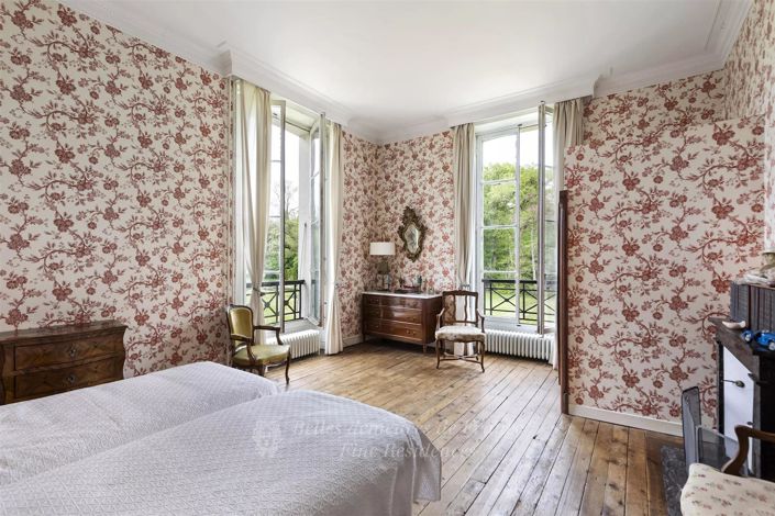 Image No.10-11 Bed House for sale