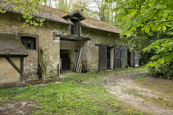 Image No.18-11 Bed House for sale