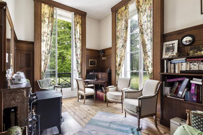 Image No.7-11 Bed House for sale