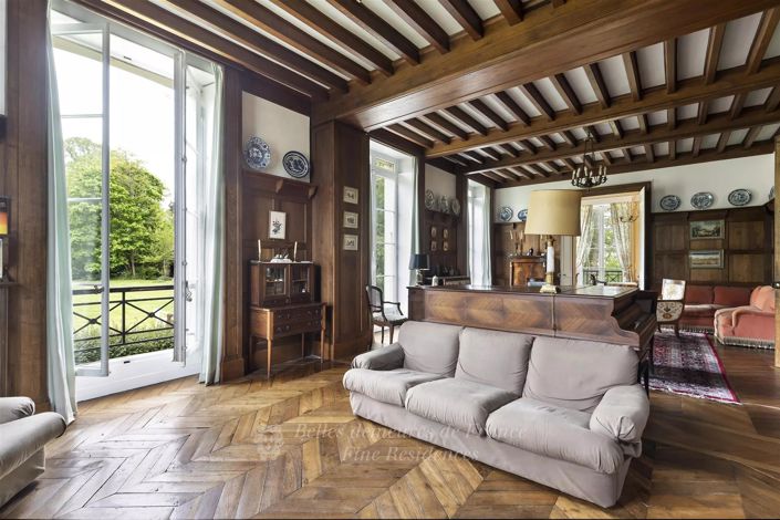 Image No.8-11 Bed House for sale