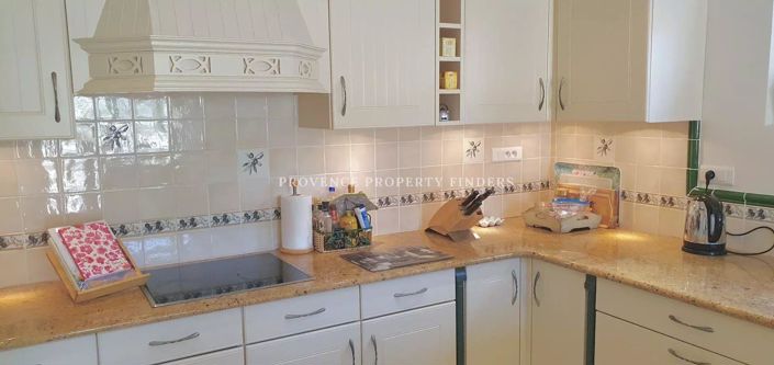 Image No.12-5 Bed House for sale