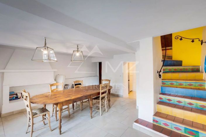 Image No.5-7 Bed House for sale