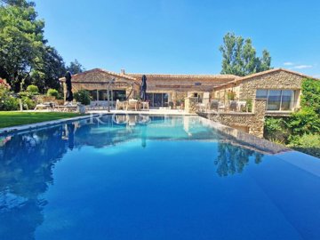 5 Bed House for sale