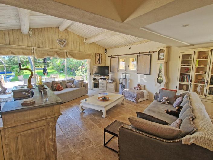 Image No.5-5 Bed House for sale