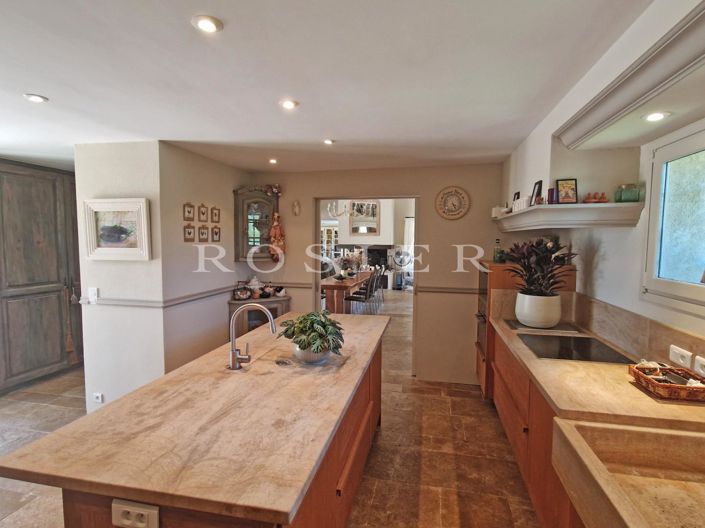 Image No.6-5 Bed House for sale