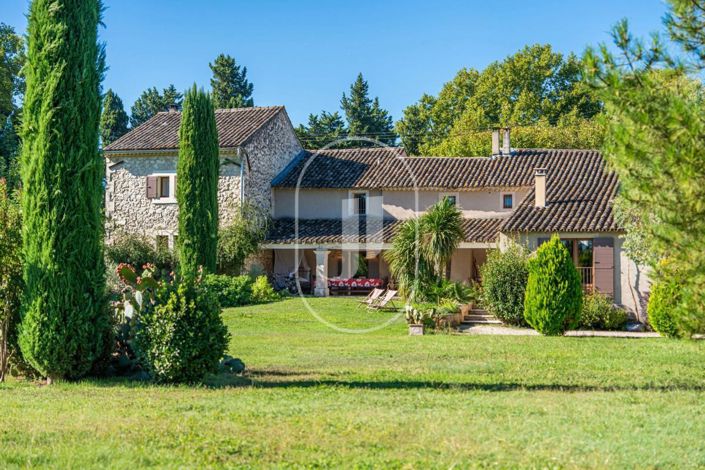 Image No.1-8 Bed House for sale