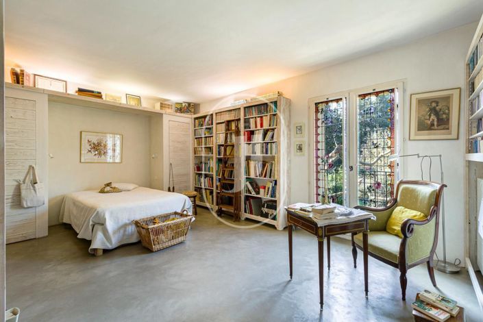 Image No.10-8 Bed House for sale