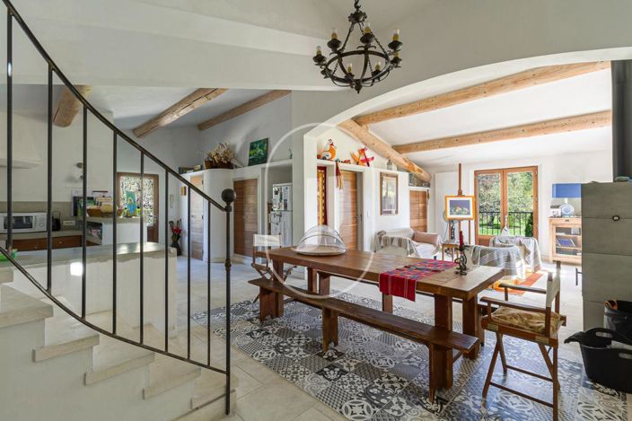 Image No.3-8 Bed House for sale