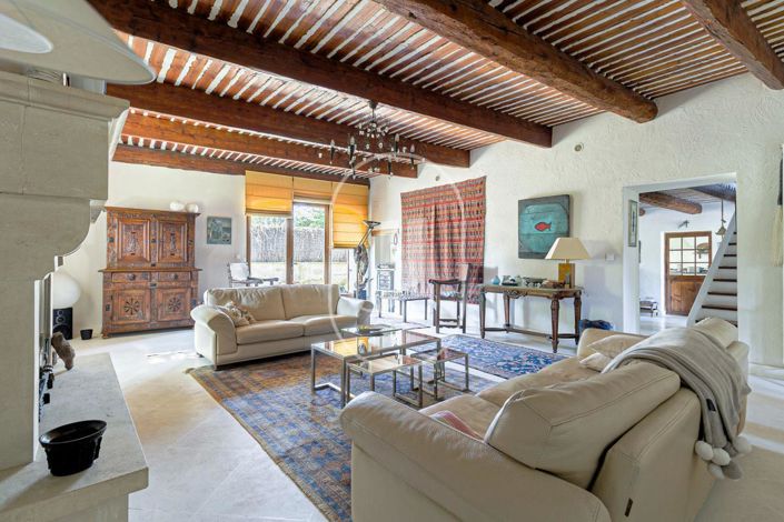 Image No.5-8 Bed House for sale