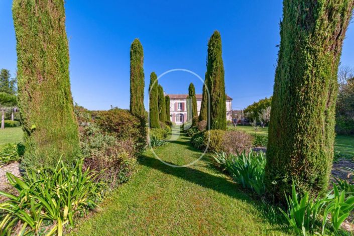 Image No.1-5 Bed House for sale