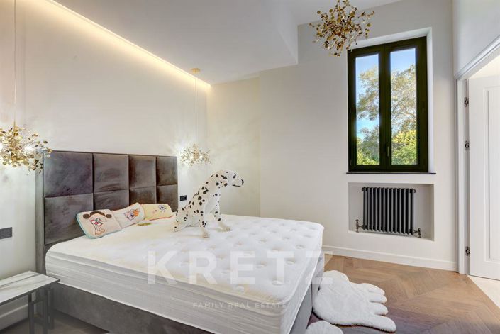 Image No.19-6 Bed House for sale