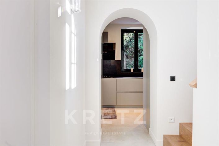 Image No.9-6 Bed House for sale