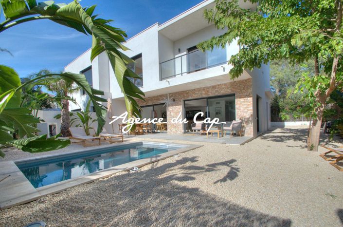 Image No.3-Maison de 6 chambres à vendre à Saint-Raphael