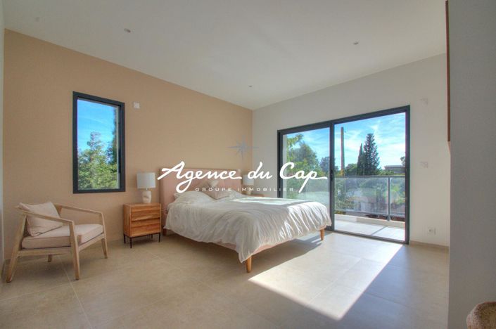 Image No.5-Maison de 6 chambres à vendre à Saint-Raphael