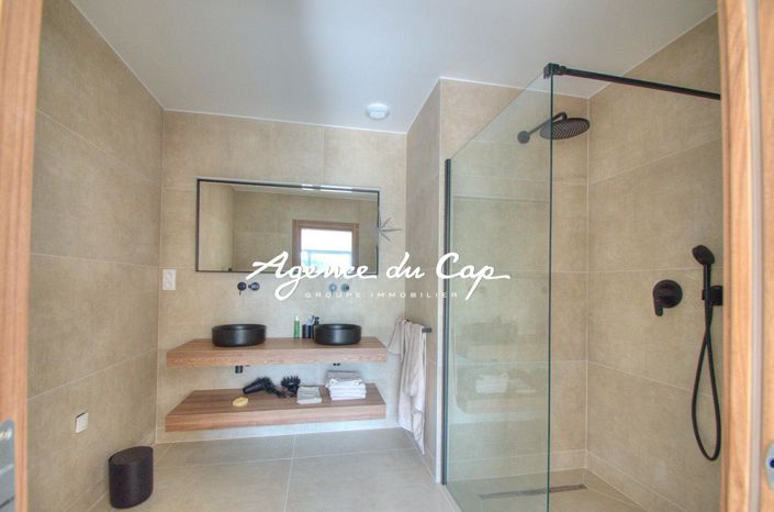 Image No.7-Maison de 6 chambres à vendre à Saint-Raphael