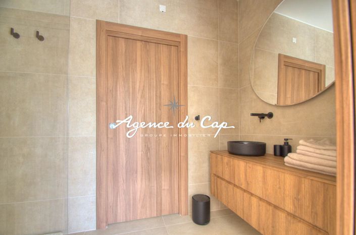 Image No.9-Maison de 6 chambres à vendre à Saint-Raphael