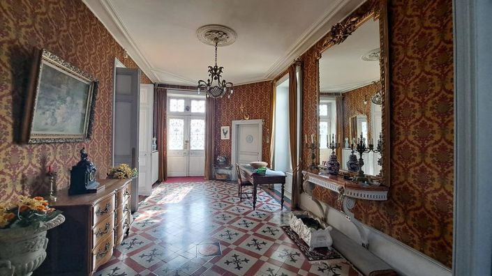 Image No.7-9 Bed House for sale