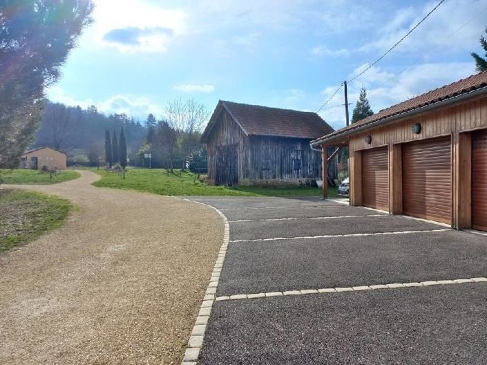 Image No.10-9 Bed House for sale