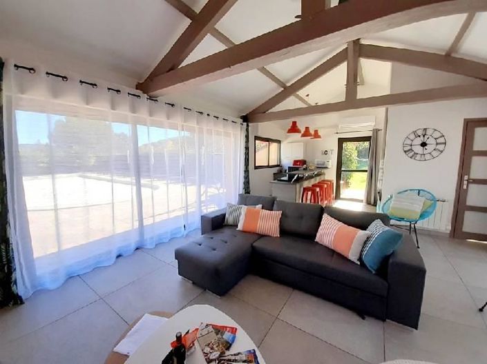 Image No.7-9 Bed House for sale