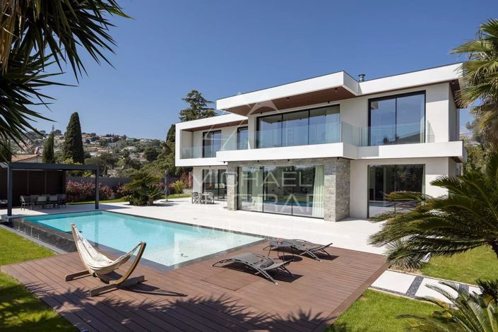 Image No.1-5 Bed House for sale