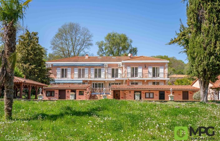 Image No.1-10 Bed House for sale