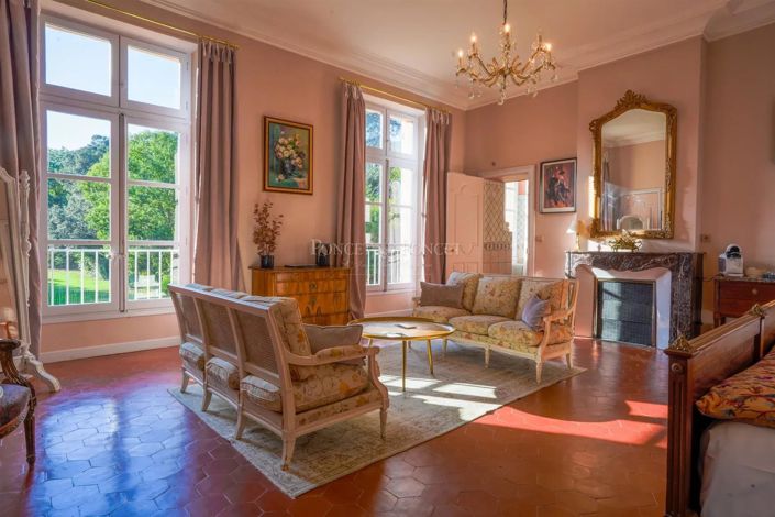 Image No.17-15 Bed House for sale