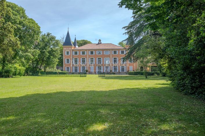 Image No.8-15 Bed House for sale