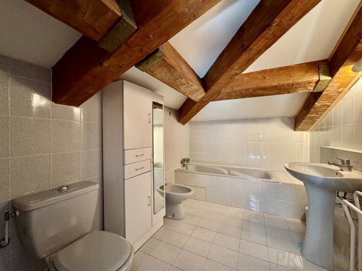 Image No.12-4 Bed Property for sale