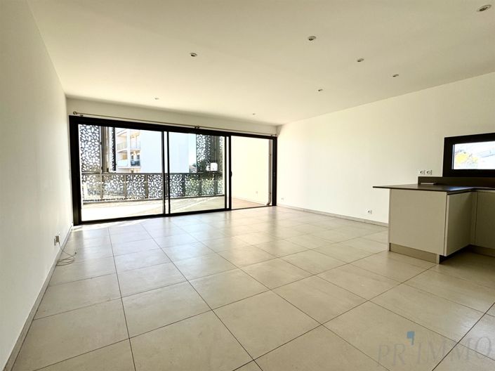 Image No.1-5 Bed House for sale