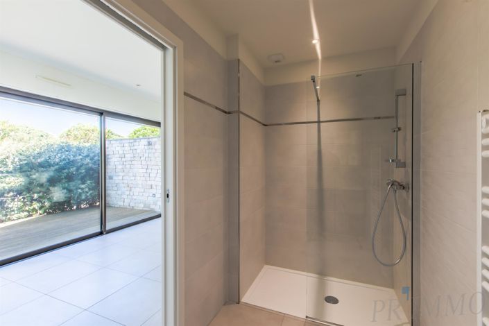 Image No.10-5 Bed House for sale