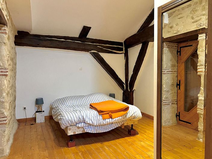 Image No.11-6 Bed House for sale